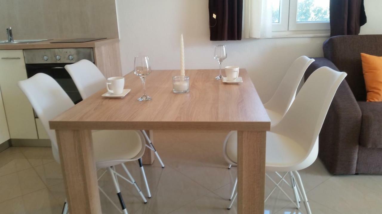 Apartments Anaivana Трогир Екстериор снимка