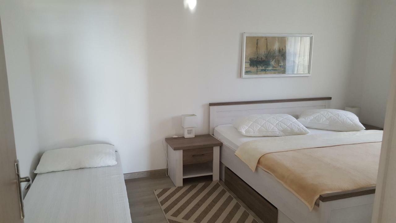 Apartments Anaivana Трогир Екстериор снимка