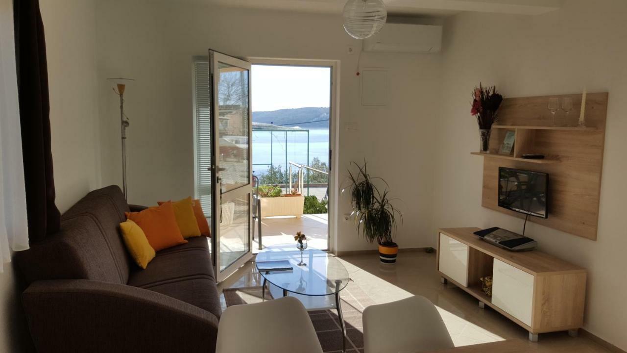 Apartments Anaivana Трогир Екстериор снимка