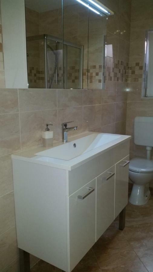 Apartments Anaivana Трогир Екстериор снимка