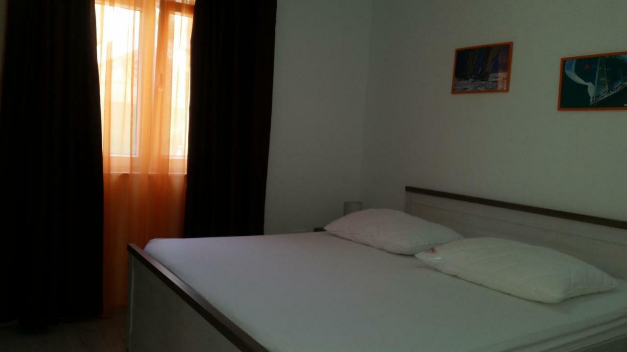 Apartments Anaivana Трогир Екстериор снимка