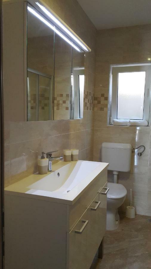 Apartments Anaivana Трогир Екстериор снимка